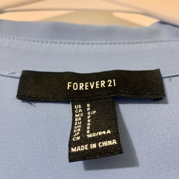 Forever 21 Long Duster/Cardigan Polyester Material Worn Only Once! - Picture 5 of 5